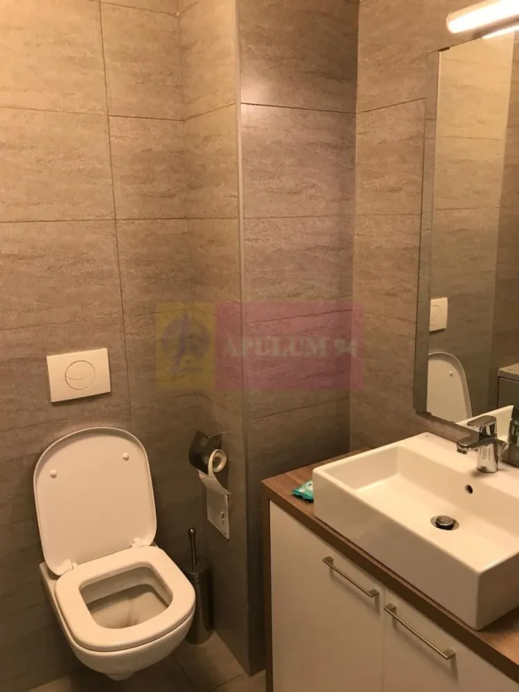 Apartament 2 camere MetroCity Academiei. - Compania imobiliara Apulum 94 va propune spre inchiriere un apartament de 2 camere situat in complexul MetroCity de pe strada Progresului, in apropiere de Razoare.
Apartamentul este semidecomandat, situat la etajul 9/10 si este mobiloat si utilat in totalitate, cu finisaje de foarte buna calitate. 
Zona este usor accesibila avand in apropiere metrou, statie stb, scoala, gradinita, piata, mall, hypermarket, magazine. 
Pentru vizionare si mai multe detalii nu ezitati sa ma contactati pe nr 0733683446- Laura Ionescu.