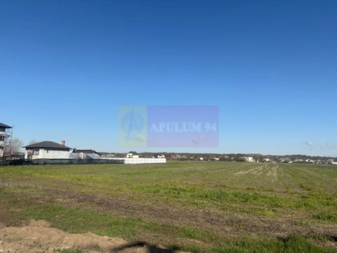 Teren Soseaua Clinceni- Ordoreanu stradal. - Compania imobiliara Apulum 94 va propune un teren situat stradal pe Sos Clinceni- Ordoreanu. 
Sunt 4000 mp cu deschidere 20 ml la sosea. 
In fata terenului este curentul, gazul, la apa si canal se lucreaza acum. 
Zona este in plina dezvoltare .
Pentru vizionare si mai multe detalii nu ezitati sa ma contactati pe nr 0733683446- Laura Ionescu.
