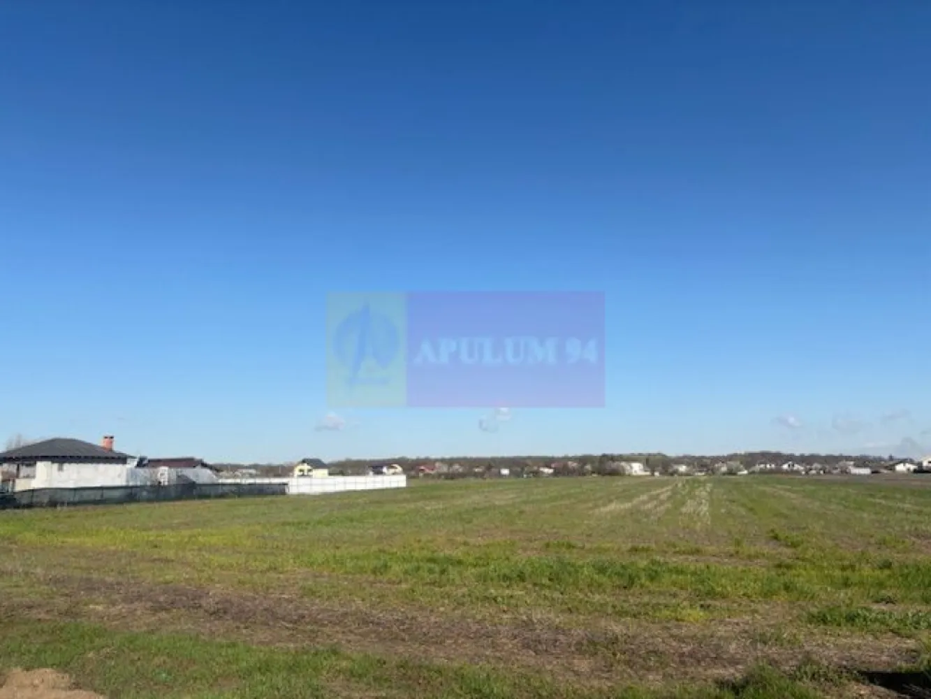 Teren Soseaua Clinceni- Ordoreanu stradal. - Compania imobiliara Apulum 94 va propune un teren situat stradal pe Sos Clinceni- Ordoreanu. 
Sunt 4000 mp cu deschidere 20 ml la sosea. 
In fata terenului este curentul, gazul, la apa si canal se lucreaza acum. 
Zona este in plina dezvoltare .
Pentru vizionare si mai multe detalii nu ezitati sa ma contactati pe nr 0733683446- Laura Ionescu.