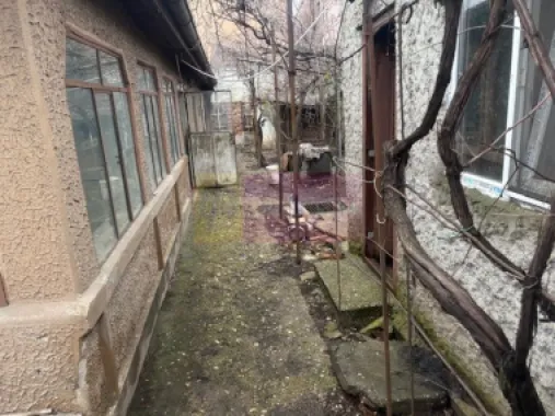 Teren cu casa demolabila din paianta Sos Alexandriei- Luk Oil.