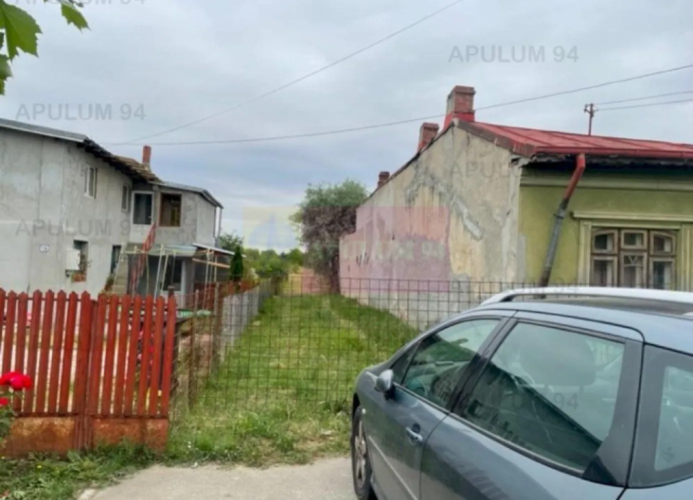 Teren Domnesti- Mega Image. - Compania imobiliara Apulum 94 va propune un teren situat stradal pe Soseaua Alexandru Ioan Cuza, in apropiere de Mega Image Domnesti. 
Terenul are o deschidere stradala de 4,5 ml, iar dupa aproximativ 60 metri se lateste la 13 ml. 
Terenul este racordat la curent, iar apa, gazul si canalizarea sunt in fata terenului. 
Pentru vizionare si mai multe detalii nu ezitati sa ma contactati pe nr 0733683446- Laura Ionescu.