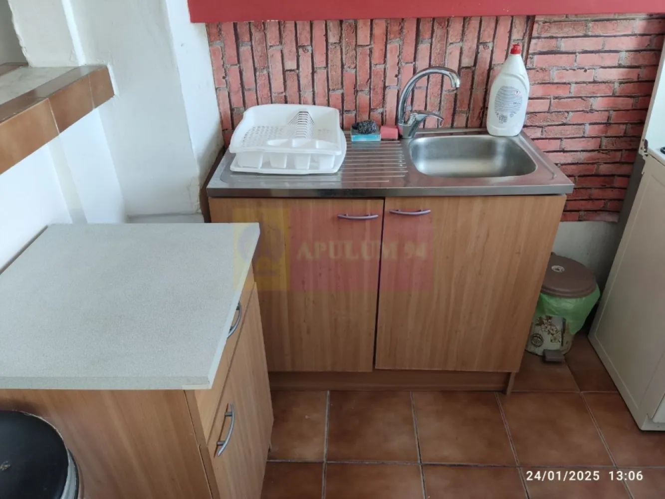 Garsoniera Vitan- zona Auchan. - Compania imobiliara Apulum 94 va propune spre vanzare o garsoniera situata in zona Calea Vitan- in apropoere de Auchan.
Este situata intr-un bloc de garsoniere si are vedere spate, ceea ce confera mai multa liniste. 
Interiorul este semirenovat, cu gresie, faianta, termopan.
Pentru vizionare si alte detalii nu ezitati sa ma contactati e nr 0733683446- Laura Ionescu.