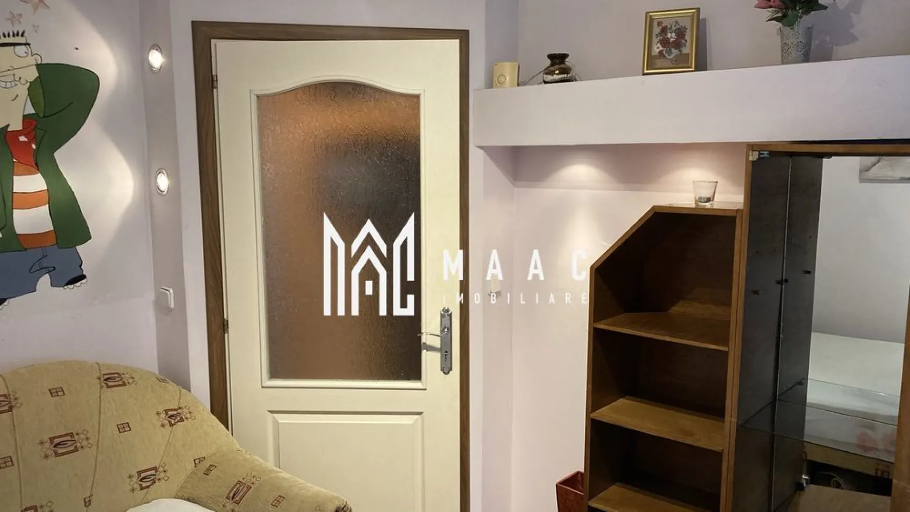 Apartament la Casă | 50 mp | Ultracentral | - MAAC Imobiliare vă propune spre închiriere un apartament la casă, cu două camere, ultra-central (zona Noica-Politie). Suprafata imobilului este de 50mp, fiind așezat pe două etaje: - Etaj 1: 2 camere de 10mp fiecare, baie și terasă. - Etaj 2: Mansarda și chicineta. Apartamentul este bine izolat și beneficiaza de centrala proprie. Accesul se realizează printr-o curte comună. Pet-friendly! Pentru mai multe detalii vă rugăm să precizați telefonic că este vorba despre apartamentul cu ID: CP2824302 . }}