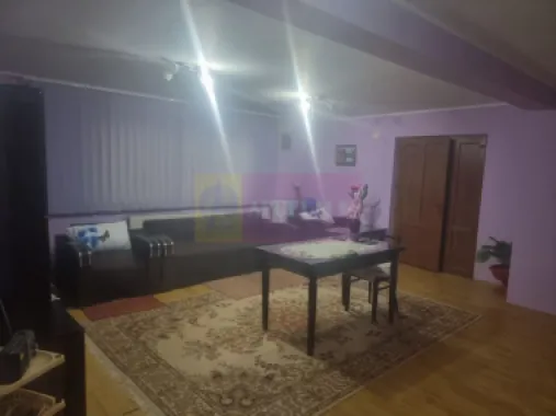 DE VANZARE CASA IN COM. BRANESTI (IF)