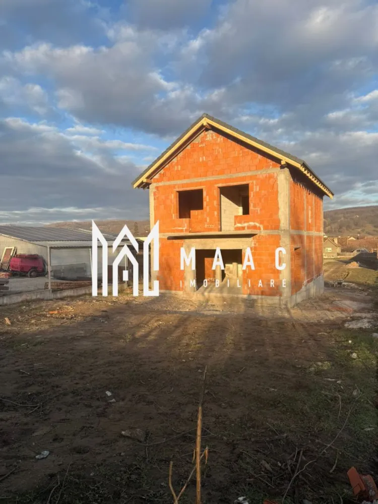 Casa individuala | Constructie noua | 4 camere | Vestem - MAAC Imobiliare va prezinta o casă individuală P+1, situată în localitatea Veștem, la doar 10 minute de Sibiu, ideală pentru o familie care își dorește confort, spațiu și acces rapid către oraș. Caracteristici: Casă individuală regim de înălțime P+1 An construcție: 2024 Suprafață utilă: 120 mp Suprafata totala teren: 338 Suprafata teren liber: 250 mp Construcție din cărămidă Predare la cheie la exterior și la alb la interior, cu posibilitate de predare la cheie contra cost Acoperiș cu țiglă Deschidere la stradă: 11 ml Compartimentare: Parterul este compus din hol de intrare de 12,38 mp, living spațios de 36 mp, bucătărie separată de 11,45 mp, baie de 3,40 mp și acces către terasa din spatele casei, cu o suprafață de 17,32 mp. Etajul cuprinde 3 dormitoare, fiecare cu balcon propriu, unul dintre dormitoare având o suprafață de 18 mp și posibilitatea de amenajare a unui dressing și a unei băi proprii, precum și o baie comună de 5,23 mp. Accesul în pod se face din interior, podul fiind înalt și oferind posibilitatea de mansardare. Dotări și beneficii: Izolație exterioară cu polistiren de 10 cm Drum de acces asfaltat Utilități disponibile: gaz, curent electric și apă 2 locuri de parcare amenajate în fața casei Localizare: Situată în Veștem Distanță până în Sibiu: aproximativ 10 minute Zonă în plină dezvoltare, ideală pentru locuire permanentă. Pretul este cu TVA inclus. Pentru mai multe detalii precizati telefonic ca ati vazut anuntul cu ID: CP2860906 }}