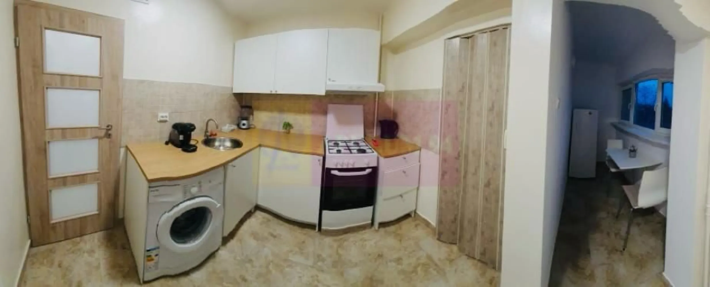 Garsoniera Calea Dorobantilor- stradal. - Compania imobiliara Apulum 94 va propune spre inchiriere o garsoniera situată pe Calea Dorobanți, într-un bloc curat și bine întreținut, cu lift și acces civilizat, proprietatea oferă un mix ideal de confort modern, lumină naturală și liniște, într-una dintre cele mai apreciate zone ale Bucureștiului.
 Detalii proprietate
• Suprafață utilă: 29,42 m²
• Loggie închisă: 3,32 m² – perfectă pentru birou, zonă de dining sau relaxare
• Etaj: 3 din 10
• Compartimentare decomandată – acces separat din hol către baie, bucătărie și camera de zi
• Vedere deschisă către spațiu verde, parc și cartier liniștit de vile și ambasade
 Renovare & amenajare
• Renovare completă: zugravit, gresie, faianță, uși interioare cu luminator, obiecte sanitare, corpuri de iluminat
• Design modern, în tonuri calde de bej, care oferă un ambient primitor
• Mobilier nou, modern și funcțional, ales pentru confort și spațiu de depozitare optim
 Bucătărie complet nouă și utilată
• Mobilier nou, aparat de cafea, blender si fierbator
• Electrocasnice incluse: frigider, aragaz, mașină de spălat rufe
• Cămară practică cu rafturi pentru depozitare
• Posibilitate de servire a mesei sau lucru de acasa în loggie luminoasa cu vedere spre zona verde, rezidentiala de vile
Baie modernă
• Mobilier nou
• Cabină de duș
• Sistem de ventilație
• Finisaje de calitate
 Cameră de zi / dormitor
• Spațiu luminos, cu suprafață vitrată mare
• Canapea extensibilă cu spațiu de depozitare
• Dulap generos cu oglindă
• Comodă TV versatile, cu spatiu depozitate generos
• Draperii opace pentru intimitate și confort
• Vedere spre zona verde, rezidentiala de vile
Pentru alte detalii si vizionare nu ezitati sa ma contactati pe nr 0733683446- Laura Ionescu.
COMISIONUL AGENTIEI ESTE 50%+ TVA.