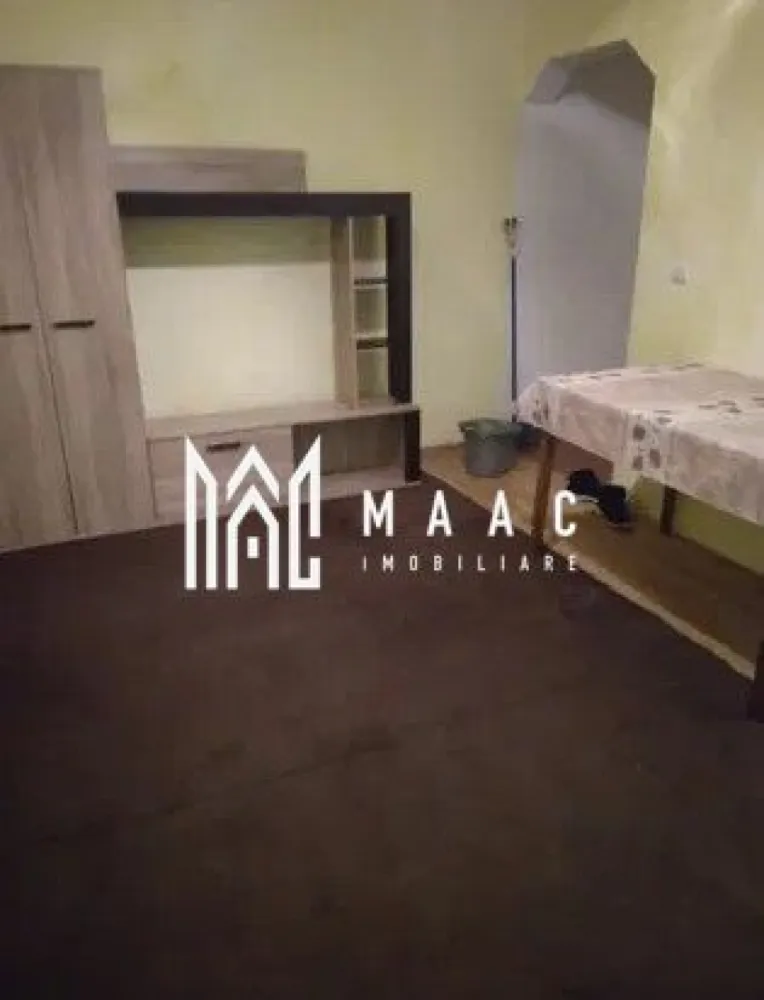 Apartament 2 camere | Pretabil investitie | Tiglari - MAAC Imobiliare va prezinta un apartament cu 2 camere, mobilat, situat la etajul 5, în cartierul Țiglari. Caracteristici: Apartament cu 2 camere nedecomandate Suprafață utilă: 34 mp Etaj: 5 din 5 An construcție etaj: 2013 Apartamentul necesită renovare Compartimentare: Hol mic de intrare, 2 camere nedecomandate, bucătărie separată si baie. Dotări și beneficii: Centrală termică proprie cu calorifere Potențial bun de personalizare după preferințele viitorului proprietar Localizare și facilități în zonă: Magazine în imediata apropiere Stație de autobuz la câțiva pași Zonă accesibilă, cu legături rapide către restul orașului. Pentru mai multe detalii precizati telefonic ca ati vazut anuntul cu ID: CP2860978 }}