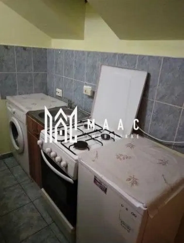 Apartament 2 camere | Pretabil investitie | Tiglari - MAAC Imobiliare va prezinta un apartament cu 2 camere, mobilat, situat la etajul 5, în cartierul Țiglari. Caracteristici: Apartament cu 2 camere nedecomandate Suprafață utilă: 34 mp Etaj: 5 din 5 An construcție etaj: 2013 Apartamentul necesită renovare Compartimentare: Hol mic de intrare, 2 camere nedecomandate, bucătărie separată si baie. Dotări și beneficii: Centrală termică proprie cu calorifere Potențial bun de personalizare după preferințele viitorului proprietar Localizare și facilități în zonă: Magazine în imediata apropiere Stație de autobuz la câțiva pași Zonă accesibilă, cu legături rapide către restul orașului. Pentru mai multe detalii precizati telefonic ca ati vazut anuntul cu ID: CP2860978 }}