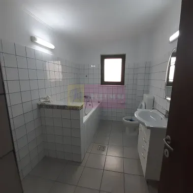 Două vile tip duplex de închiriat - zona Antiaeriană
