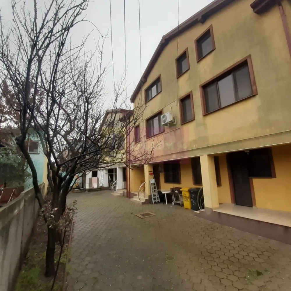 Două vile tip duplex de închiriat - zona Antiaeriană