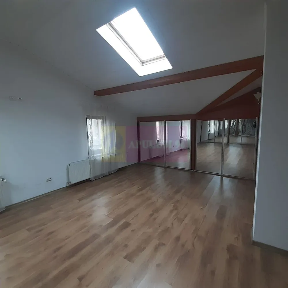 Două vile tip duplex de închiriat - zona Antiaeriană