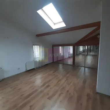 Două vile tip duplex de închiriat - zona Antiaeriană