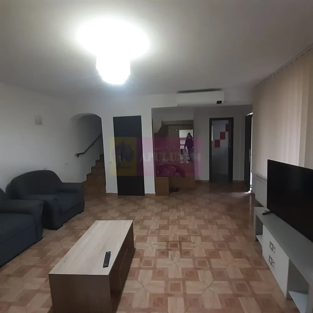 Două vile tip duplex de închiriat - zona Antiaeriană