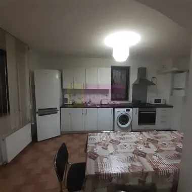 Două vile tip duplex de închiriat - zona Antiaeriană