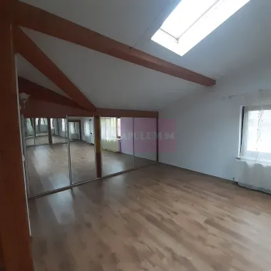 Două vile tip duplex de închiriat - zona Antiaeriană