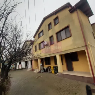 Două vile tip duplex de închiriat - zona Antiaeriană