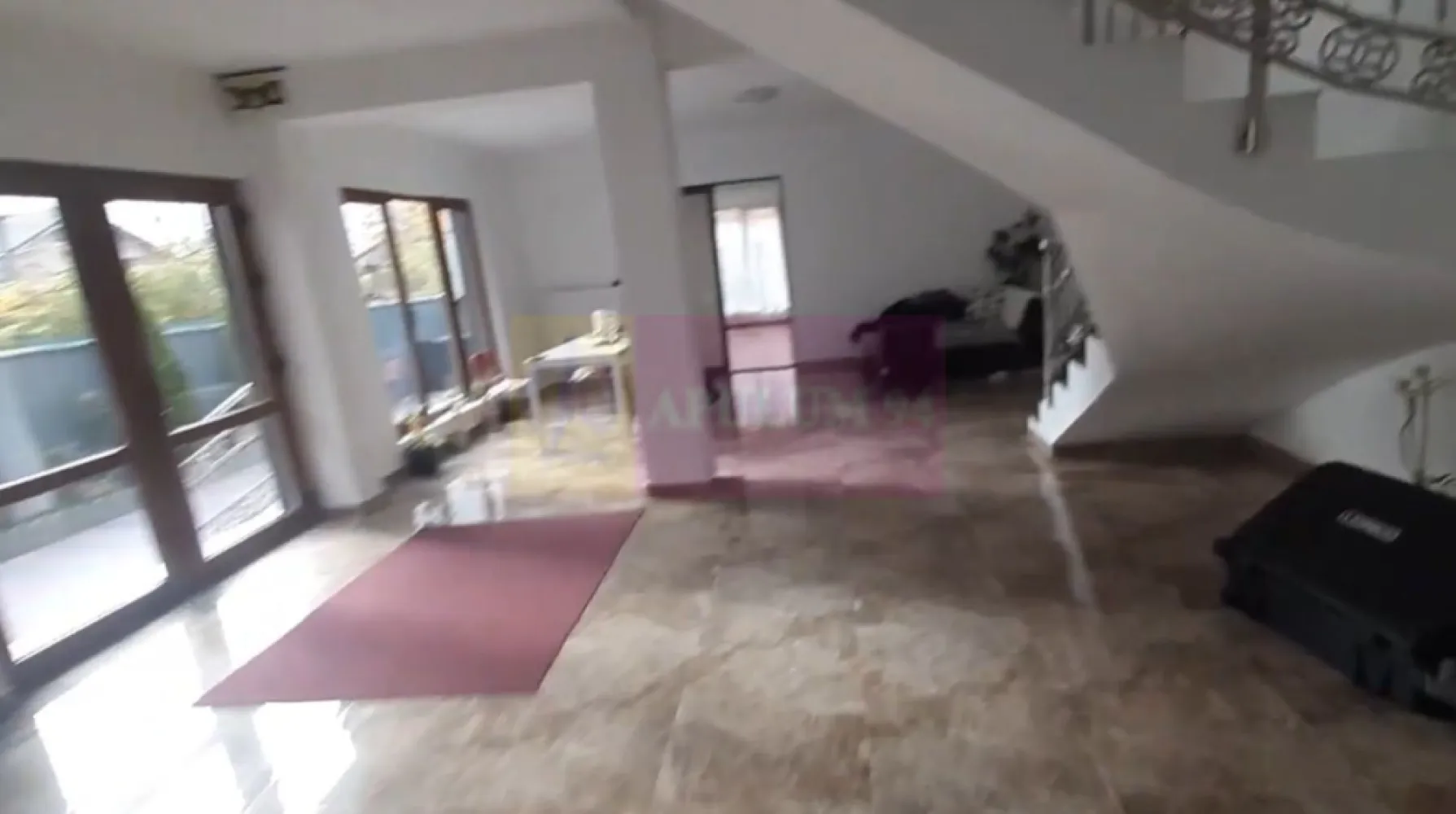 Vilă de închiriat în zona Mihai Bravu