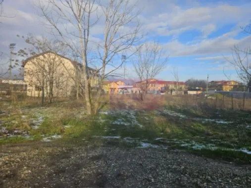 Teren Clinceni cu drum de servitute - zona Primarie.