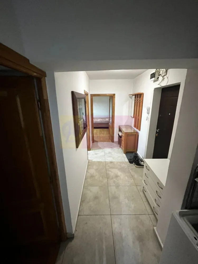 Apartament 2 camere Splaiul Unirii- Timpuri Noi. - Compania imobiliara Apulum 94 va propune spre inchiriere un apartament de 2 camere situat pe Splaiul Unirii- stradal, in apropiere de intersectia cu Timpuri Noi. 
Apartamentul are vedere stradala. Blocul este de tip monolit.
Este renovat- cu gresie, faianta, parchet, termopan, aer conditionat. Este mobilat si utialt in totalitate, cu strictul necesar, masina de spalatt rufe, frigider, aragaz, cuptor. 
Zona este foarte usor accesibila, avand in apropiere metrou, statie stb, scoala, gradinita, parc. 
Pentru alte detalii si vizionare nu ezitati sa ma contactati pe nr 0733683446- Laura Ionescu.