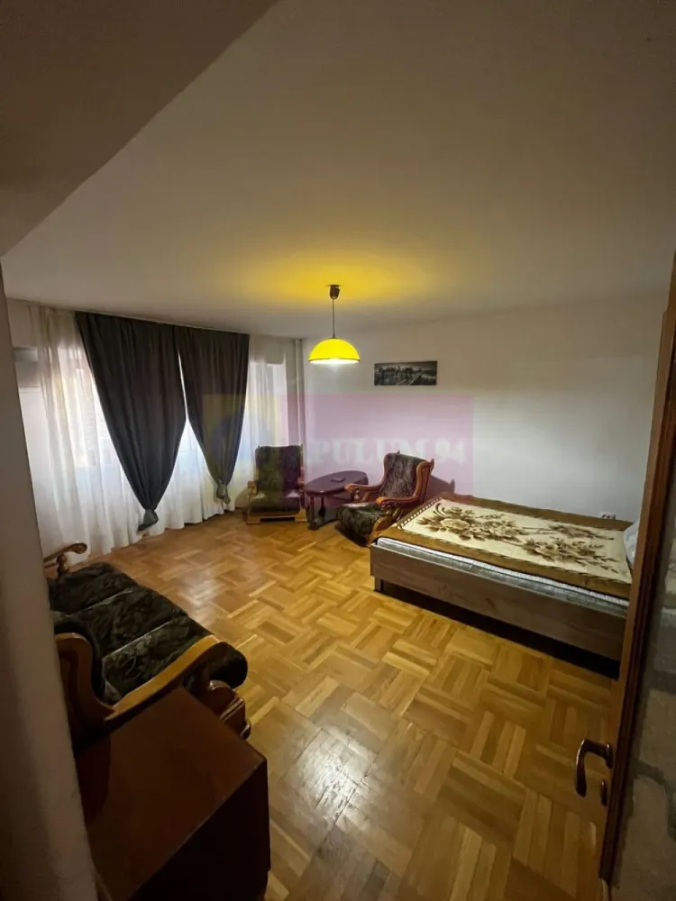 Apartament 2 camere Splaiul Unirii- Timpuri Noi. - Compania imobiliara Apulum 94 va propune spre inchiriere un apartament de 2 camere situat pe Splaiul Unirii- stradal, in apropiere de intersectia cu Timpuri Noi. 
Apartamentul are vedere stradala. Blocul este de tip monolit.
Este renovat- cu gresie, faianta, parchet, termopan, aer conditionat. Este mobilat si utialt in totalitate, cu strictul necesar, masina de spalatt rufe, frigider, aragaz, cuptor. 
Zona este foarte usor accesibila, avand in apropiere metrou, statie stb, scoala, gradinita, parc. 
Pentru alte detalii si vizionare nu ezitati sa ma contactati pe nr 0733683446- Laura Ionescu.