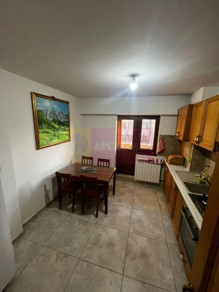 Apartament 2 camere Splaiul Unirii- Timpuri Noi. - Compania imobiliara Apulum 94 va propune spre inchiriere un apartament de 2 camere situat pe Splaiul Unirii- stradal, in apropiere de intersectia cu Timpuri Noi. 
Apartamentul are vedere stradala. Blocul este de tip monolit.
Este renovat- cu gresie, faianta, parchet, termopan, aer conditionat. Este mobilat si utialt in totalitate, cu strictul necesar, masina de spalatt rufe, frigider, aragaz, cuptor. 
Zona este foarte usor accesibila, avand in apropiere metrou, statie stb, scoala, gradinita, parc. 
Pentru alte detalii si vizionare nu ezitati sa ma contactati pe nr 0733683446- Laura Ionescu.