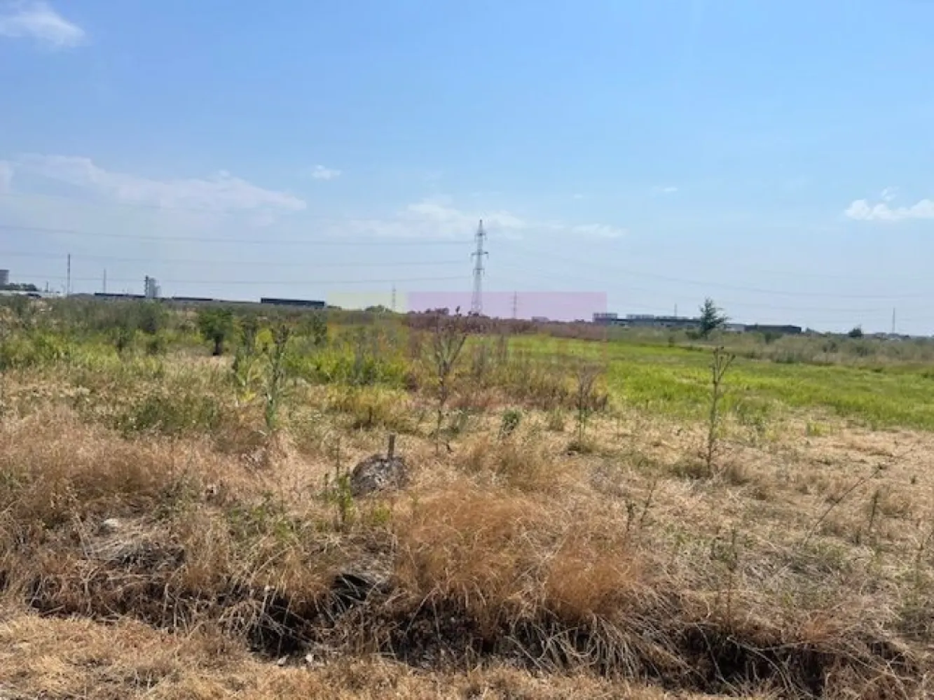 Teren Domnesti- Fortului. - Compania imobiliara Apulum 94 va propune un teren situat in Domnesti- str Fortului, in apropiere de Centura .
Terenul are estinatie mixta si este pretabil atat pentru locuinte cat si pentru hala. 
Accesul se face pe un drum de servitute care se termina in acest lot.
Pentru vizionare si mai multe detalii nu ezitati sa ma contactati pe nr 073368446- Laura Ionescu.
