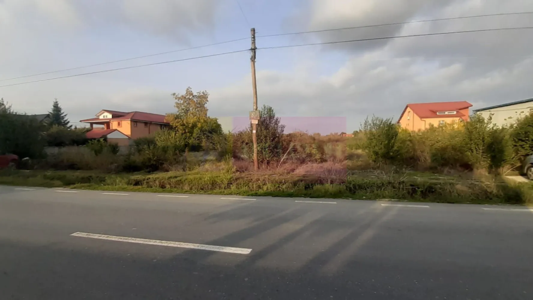 Teren bun pentru 2 sau 3 case aproape de Bucuresti.