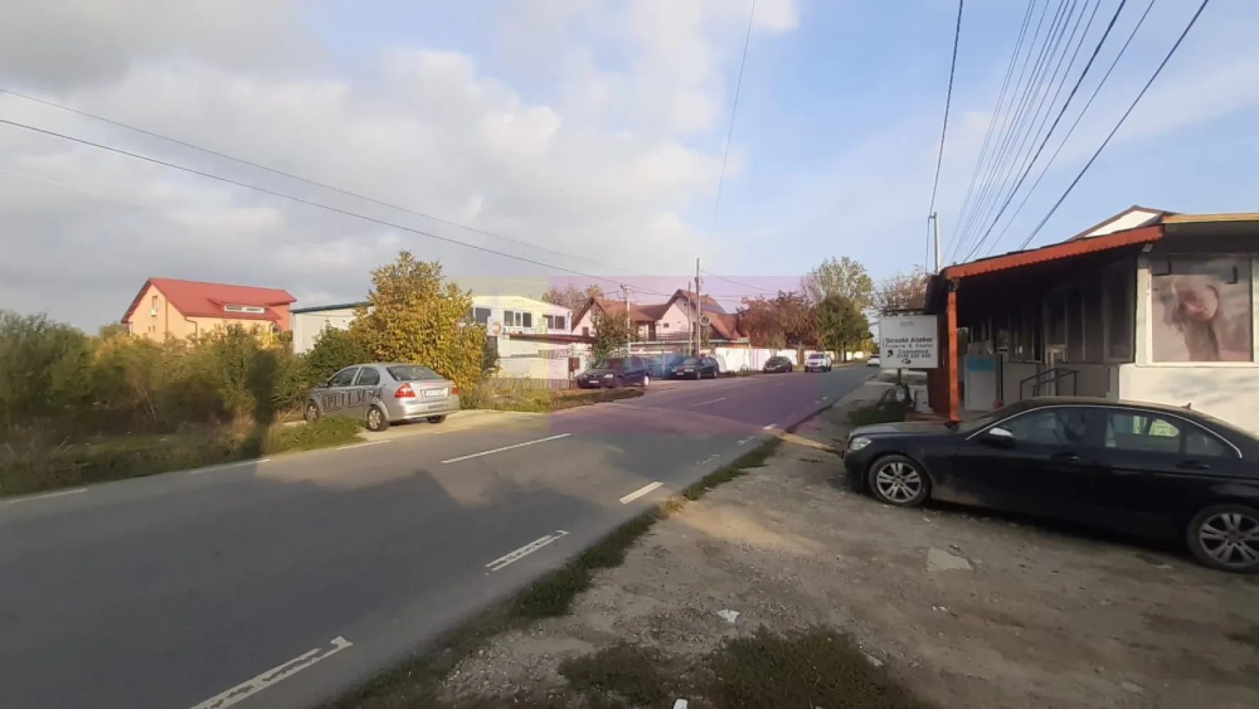 Teren foarte bun în 1 Decembrie Ilfov - 5000mp cu 25 de metri deschidere la Drum Principal în localitatea 1 Decembrie din județul Ilfov. Terenul este compus din 3 parcele alăturate plus o cale de acces, total 4 loturi de teren care se vând împreună. Zona este una de case-vile cu potențial bun pentru orice tip de construcție. Accesul la teren se face din Șoseaua Giurgiului prin Strada Liviu Rebreanu. Acest teren reprezintă o investiție sigură și o oportunitate deoarece în imediata apropiere a casei sunt două ansambluri rezidențiale iar la câteva sute de metri în plan secund sunt și câteva blocuri recent construite, utilitățile sunt lângă teren (apă, gaz și curent electric), perspectivele în ce privește utilizarea acestui teren sunt excelente. Pentru mai multe detalii și programarea de vizionări nu ezitați să mă conatactați, Daniel, Apulum94. Facilităm și achiziționarea prin credit ipotecar prin intermediul partenerilor, agenția imobiliară percepe un comision de 3% din prețul de tranzacționare și la vizionare se semnează contract de prestări servicii.