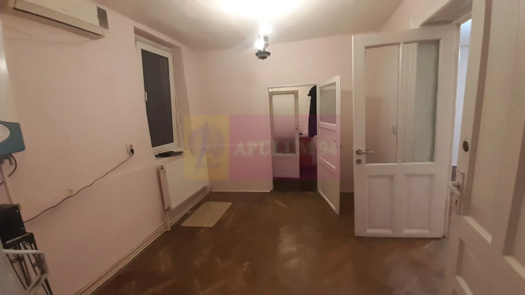 Casa în Ultracentralul Bucureștiului la preț mic (casă mică)
