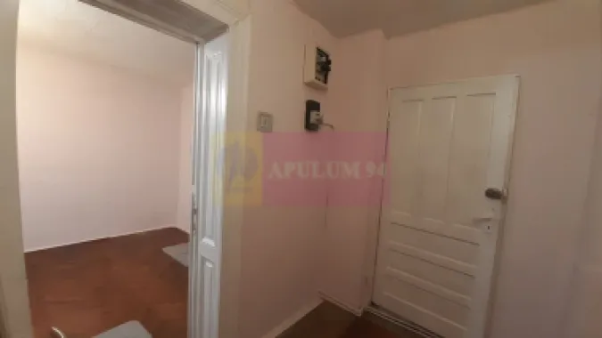 Casa în Ultracentralul Bucureștiului la preț mic (casă mică)