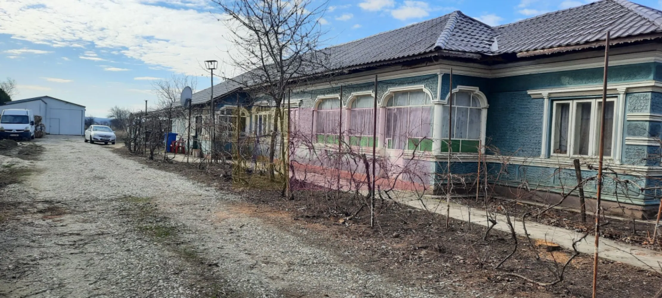 Hală producție Ambalaje Carton și casă locuibilă la 25km de București