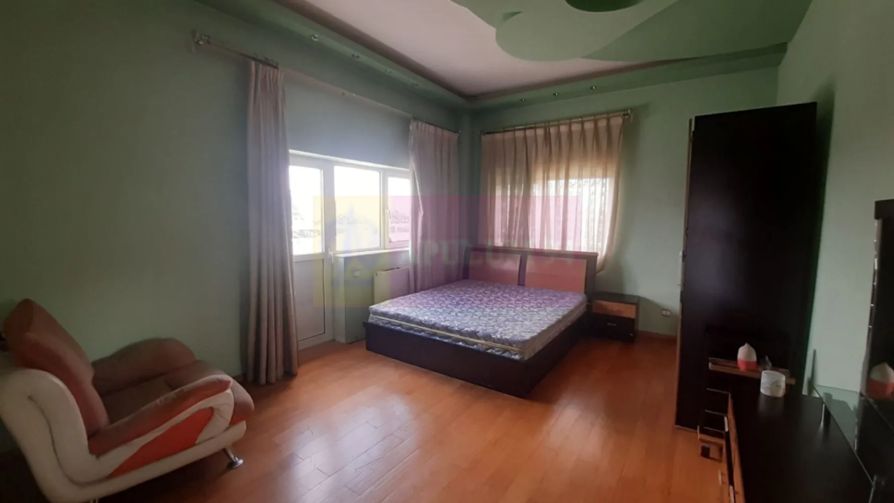Două Etaje în Vilă în zona Voluntari de Închiriat