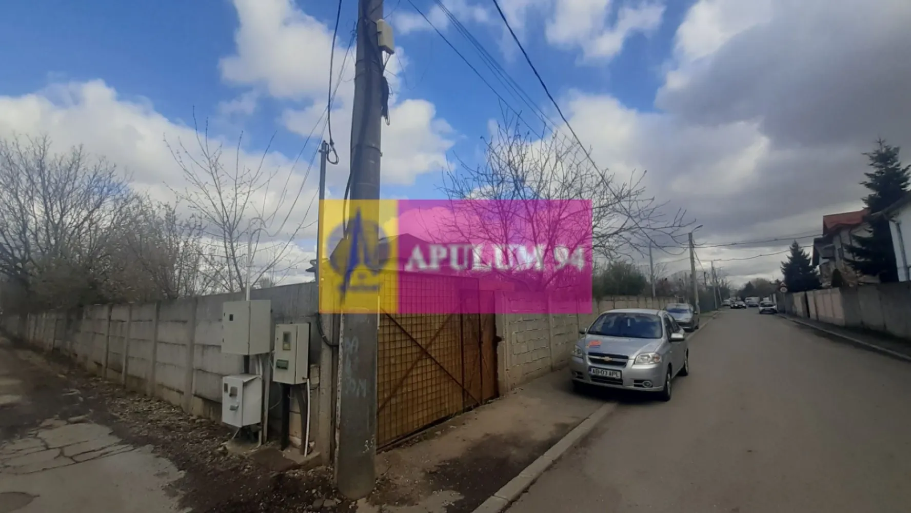 Teren pentru dezvoltare proiect case-vile în București - Am plăcerea să vă propun spre cumpărare un teren propice pentru a dezvolta un proiect de case-vile în București. Terenul este situat în Sectorul 5, în plan secund față de Șoseaua Alexandriei, are un front stradal de 20ml la o stradă asfaltată și se poate branșa ușor la Curent Electric, Apă, Canalizare, gaz, internet și cablu tv. Locația este în apropiere de Centrele Comerciale Lidl și Carrefour Alexandriei (fost Cora) dar și de mijloace de transport (autobuze și tramvaie). Terenul are o suprafață totală de 2950 mp și prețul este de doar 160 euro/mp, un preț decent pentru un teren situat în București, într-o zonă de case vile, stradă asfaltată cu utilități prezente. Proprietari aici avem persoane fizice. Pentru mai multe detalii și programarea de vizionări nu ezitați să mă conatactați, Daniel, Apulum94. Facilităm și achiziționarea prin credit ipotecar prin intermediul partenerilor, agenția imobiliară percepe un comision de 3% din prețul de tranzacționare și la vizionare se semnează contract de prestări servicii.