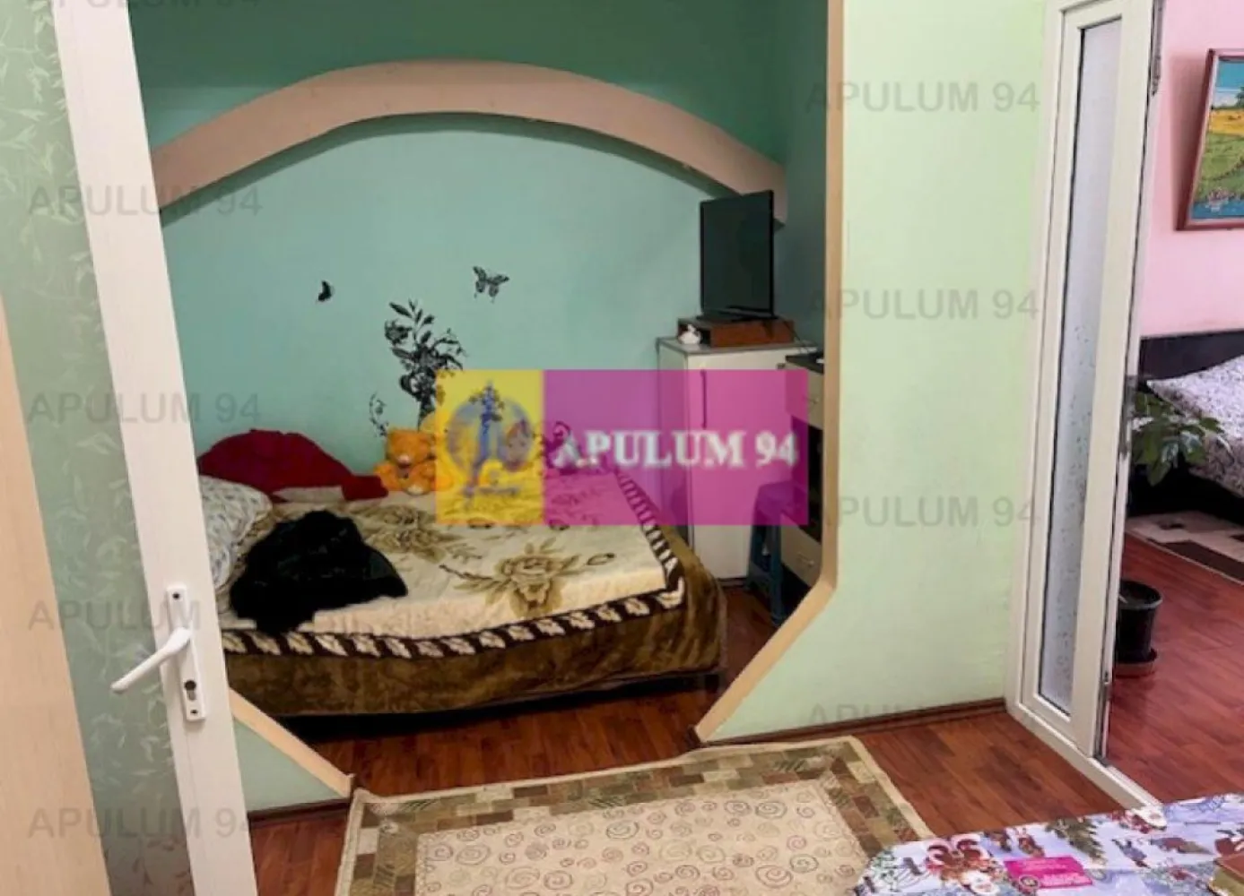 Apartament 2 camere Universitate- Magazin Cocor. - Compania imobiliara Apulum 94 va propune un apartament de 2 camere situat intr-o zona ultracentrala a capitalei, respectiv Universitate- magazin Cocor. 
Imobilul este din 1910 si are U2.
Apartamentul este la etajul 2 din P+2+M, are 53 mp utili, la care se adauga o pivnita de 16 mp.Vederea este mixta, fata-spate.
Are termopan, gresie, faianta, parchet, dar nu sunt recente.
Incalzirea este cu centrala termica pe gaze. 
Apartamentul are un potential foarte mare pentru inchiriere in regim Air bnb. 
Pentru vizionare si mai multe detalii nu ezitati sa ma contactati pe nr 0733683446- Laura Ionescu.