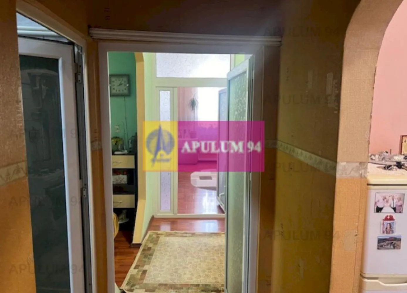 Apartament 2 camere Universitate- Magazin Cocor. - Compania imobiliara Apulum 94 va propune un apartament de 2 camere situat intr-o zona ultracentrala a capitalei, respectiv Universitate- magazin Cocor. 
Imobilul este din 1910 si are U2.
Apartamentul este la etajul 2 din P+2+M, are 53 mp utili, la care se adauga o pivnita de 16 mp.Vederea este mixta, fata-spate.
Are termopan, gresie, faianta, parchet, dar nu sunt recente.
Incalzirea este cu centrala termica pe gaze. 
Apartamentul are un potential foarte mare pentru inchiriere in regim Air bnb. 
Pentru vizionare si mai multe detalii nu ezitati sa ma contactati pe nr 0733683446- Laura Ionescu.