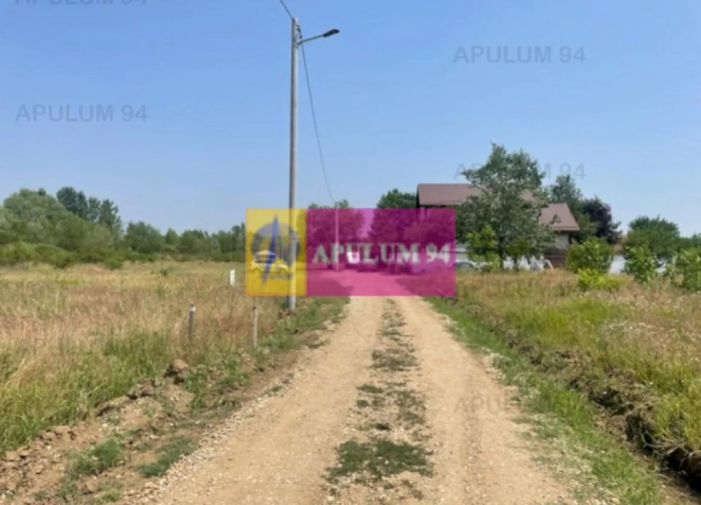 Teren Domnesti- Ciutaci. - Compania Imobiliara Apulum94 va propune un teren situat in Domnesti- Ciutaci- Drumul Targului. 
Terenul este situat in apropiere de padure, in jur sunt case si loturi libere. 
Are o dubla deschidere, respectiv una de 28,9 cealalta de 34,67.
Este o zona in plina dezvoltare.
Curentul, apa si canaulu trec prin fata terenului iar si gazele sunt la aproximativ 50 metri.
Pentru vizionare si mai multe detalii nu ezitati sa ma contactati pe nr 0733683446- Laura Ionescu.