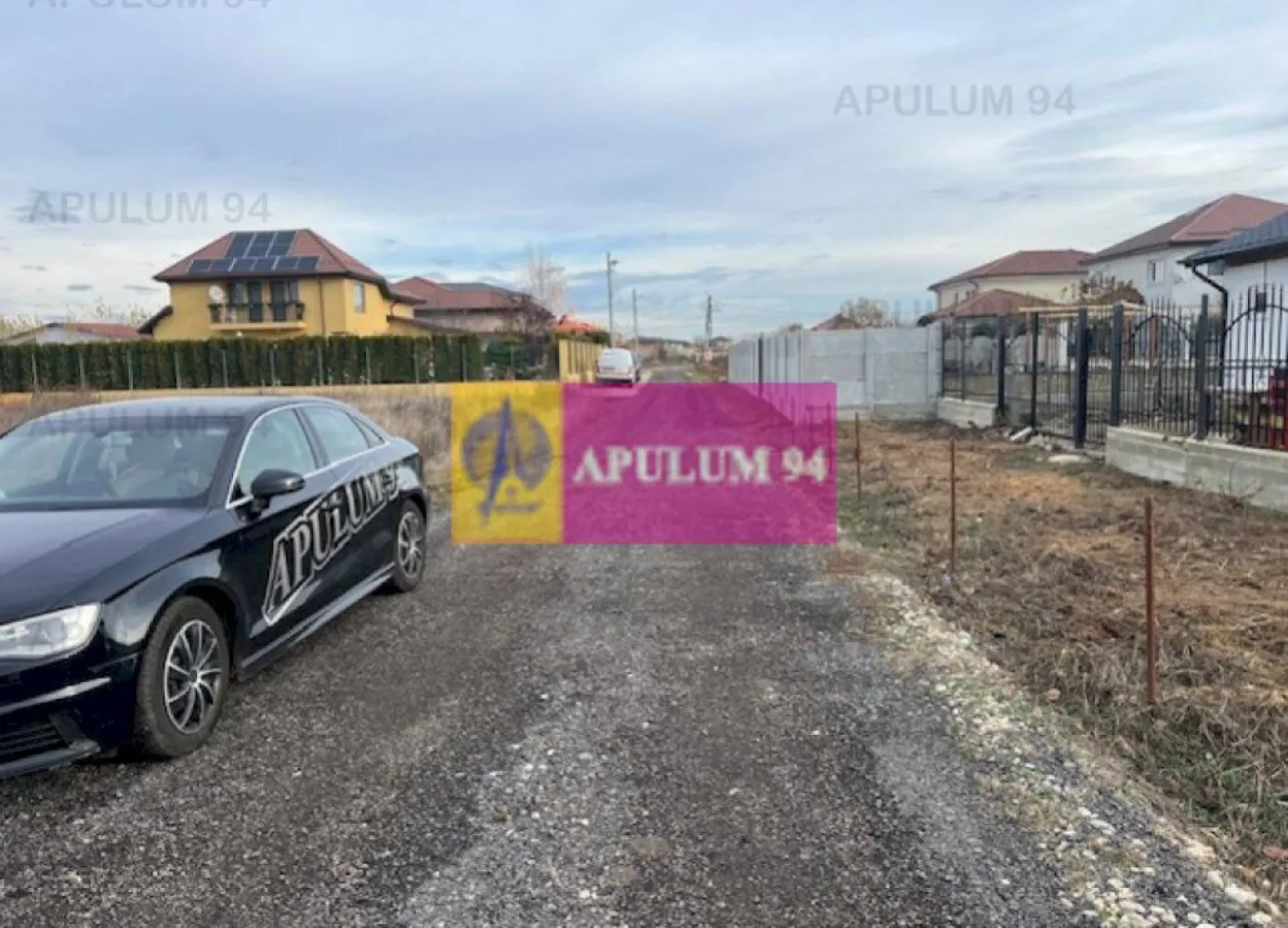 Teren Cornetu- Aeroportului. - Compania imobiliara Apulum 94 va propune un lot de teren situat pe un drum de servitute din Str Aeroportului, la aproximativ 300 metri de Sos Alexandriei.
Drumul de servitute are 5 metri latime si este pietruit. 
Terenul este al 5-lea lot, se intra aproximativ 100 metri pe acest drum de servitute.
Terenul are 677, 95 mp curati la care se adauga 122,81 mp cota din drumul de servitute. 
Deschiderea terenului la drum este de 26 metri. 
Utilitatile ce trec prin fata terenului sunt gaze si curent, iar apa si canalizarea sunt pe str Aeroportului- la 100 metri de teren.
Este o zona in dezvoltare cu mare potential, foarte linistita, cu vecini civilizati.
Pentru vizionare si alte detalii nu ezitati sa ma contactati pe nr 0733683446- Laura Ionescu.