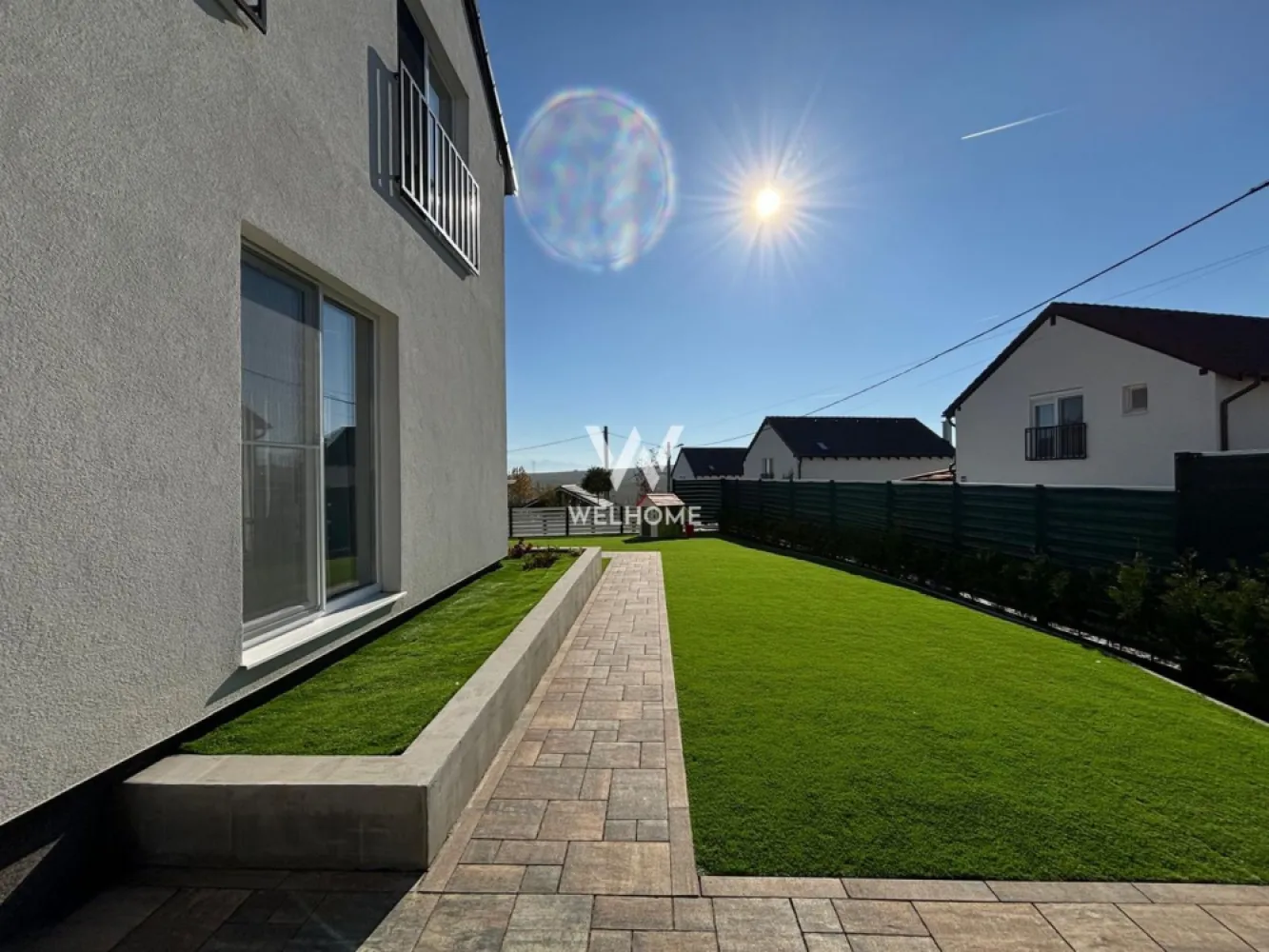 Cauti o Casa cu TEREN mare, GARAJ si PIVNITA? - Aceasta casa este pentru tine, situata la doar 5km de Sibiu intr-un cartier linistit de case, In Ansamblul Rezidential Bavaria poti achizitiona aceasta locuinta individuala amplasata pe un teren de 497mp. Vine cu o suprafata utila de 131mp unde tot confortul iti este pus la dispozitie. Comparttimentare: - PARTER: camera de zi, bucatarie inchisa cu spatiu de luat masa, baie cu cabina de dus, camara, debara, hol cu spatiu pentru pantofar si cuier. - ETAJ: 3 dormitoare, baie mare dotata atat cu dus cat si cu cada, balcon si hol din care se face accesul in pod (spatiu pentru depozitare) prin intermediul unei scari rabatabile. Casa este la stadiul de cheie si se preda complet MOBILATA SI UTILATA Curte amenajata cu pavaj, gazon, tuia,mobilier exterior, racord apa, curent electric. Carport lemn brad cu 2 locuri de parcare, iluminare cu led. Constructie anexa 7/7 mp, racort apa, curent electric. Contacteaza-ma si hai sa vezi fizic aceasta casa! Pret:395.000 euro Telefon: 0740029352-Ioana Larisa }}