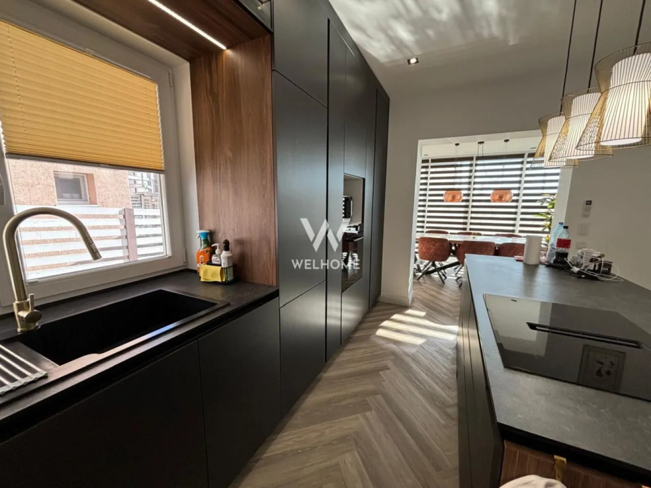 Cauti o Casa cu TEREN mare, GARAJ si PIVNITA? - Aceasta casa este pentru tine, situata la doar 5km de Sibiu intr-un cartier linistit de case, In Ansamblul Rezidential Bavaria poti achizitiona aceasta locuinta individuala amplasata pe un teren de 497mp. Vine cu o suprafata utila de 131mp unde tot confortul iti este pus la dispozitie. Comparttimentare: - PARTER: camera de zi, bucatarie inchisa cu spatiu de luat masa, baie cu cabina de dus, camara, debara, hol cu spatiu pentru pantofar si cuier. - ETAJ: 3 dormitoare, baie mare dotata atat cu dus cat si cu cada, balcon si hol din care se face accesul in pod (spatiu pentru depozitare) prin intermediul unei scari rabatabile. Casa este la stadiul de cheie si se preda complet MOBILATA SI UTILATA Curte amenajata cu pavaj, gazon, tuia,mobilier exterior, racord apa, curent electric. Carport lemn brad cu 2 locuri de parcare, iluminare cu led. Constructie anexa 7/7 mp, racort apa, curent electric. Contacteaza-ma si hai sa vezi fizic aceasta casa! Pret:395.000 euro Telefon: 0740029352-Ioana Larisa }}