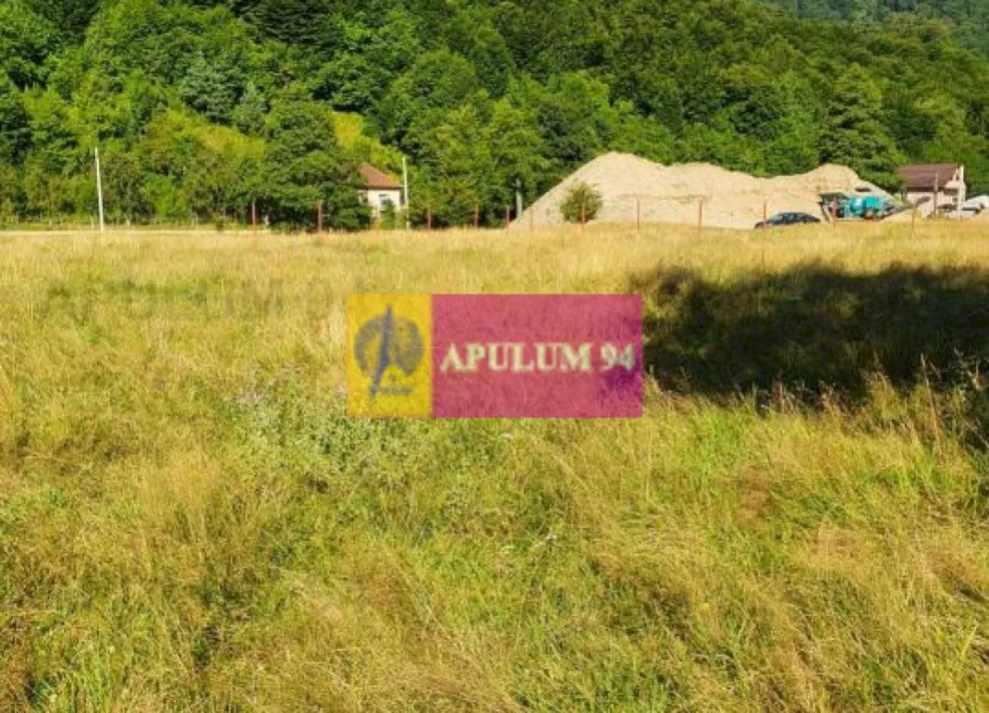 Teren Județul Vâlcea - Brezoi, Valea lui Stan - Vă propun spre cumpărare un teren mic și frumos situat intr-o zonă mirifică, în județul Vâlcea. Locația este cunoscută sub numele de Zmeuriș, iar terenul este situat pe un mic platou încercuit de Subcarpați, aerul este curat, în proximitate avem un drum județean și de jur împrejur au început să răsară mici construcții rezidențiale. Vă oferim un teren situat la mică distanță de rețeua de curent electric pe care noi îl considerăm propice pentru a vă construi un vis. Pentru mai multe detalii și programarea de vizionări nu ezitați să mă contactați, Daniel, Apulum94. Facilităm și achiziționarea prin credit ipotecar prin intermediul partenerilor, agenția imobiliară percepe un comision de 3% din prețul de tranzacționare și la vizionare se semnează contract de prestări servicii.