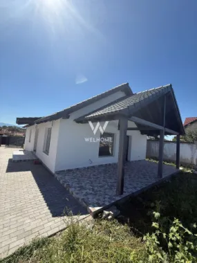 Casă pe un singur nivel – priveliște spre munți – Șura Mică