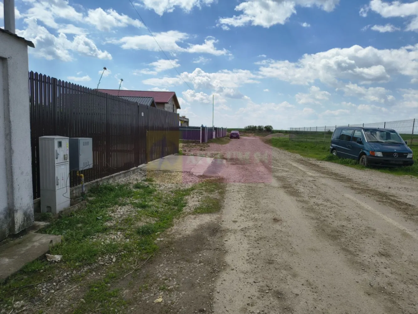 Poșta -Teren 12.450mp pretabil hală/rezidențial la 150ml de utilități