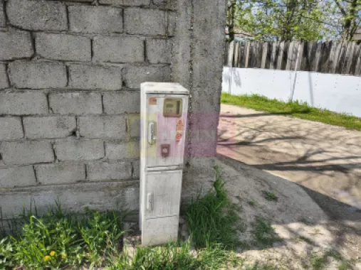 Teren cu o casă demolabilă în satul Poșta la 15 minute de București