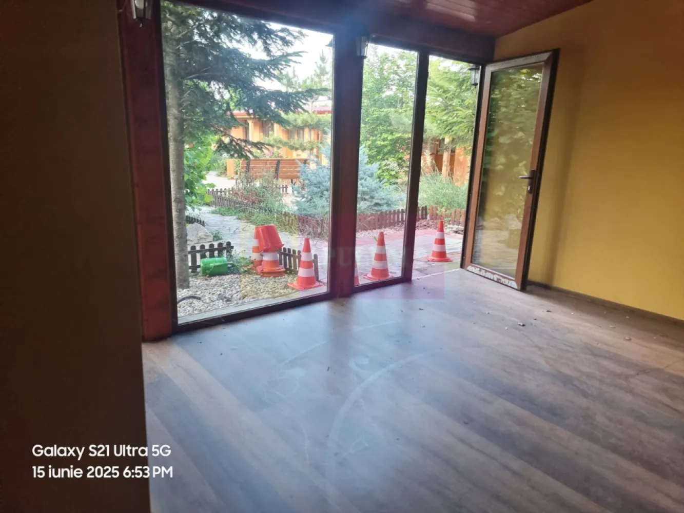 DE VANZARE CASA 10 CAM IN SAT TEISORI (JUD. GIURGIU)