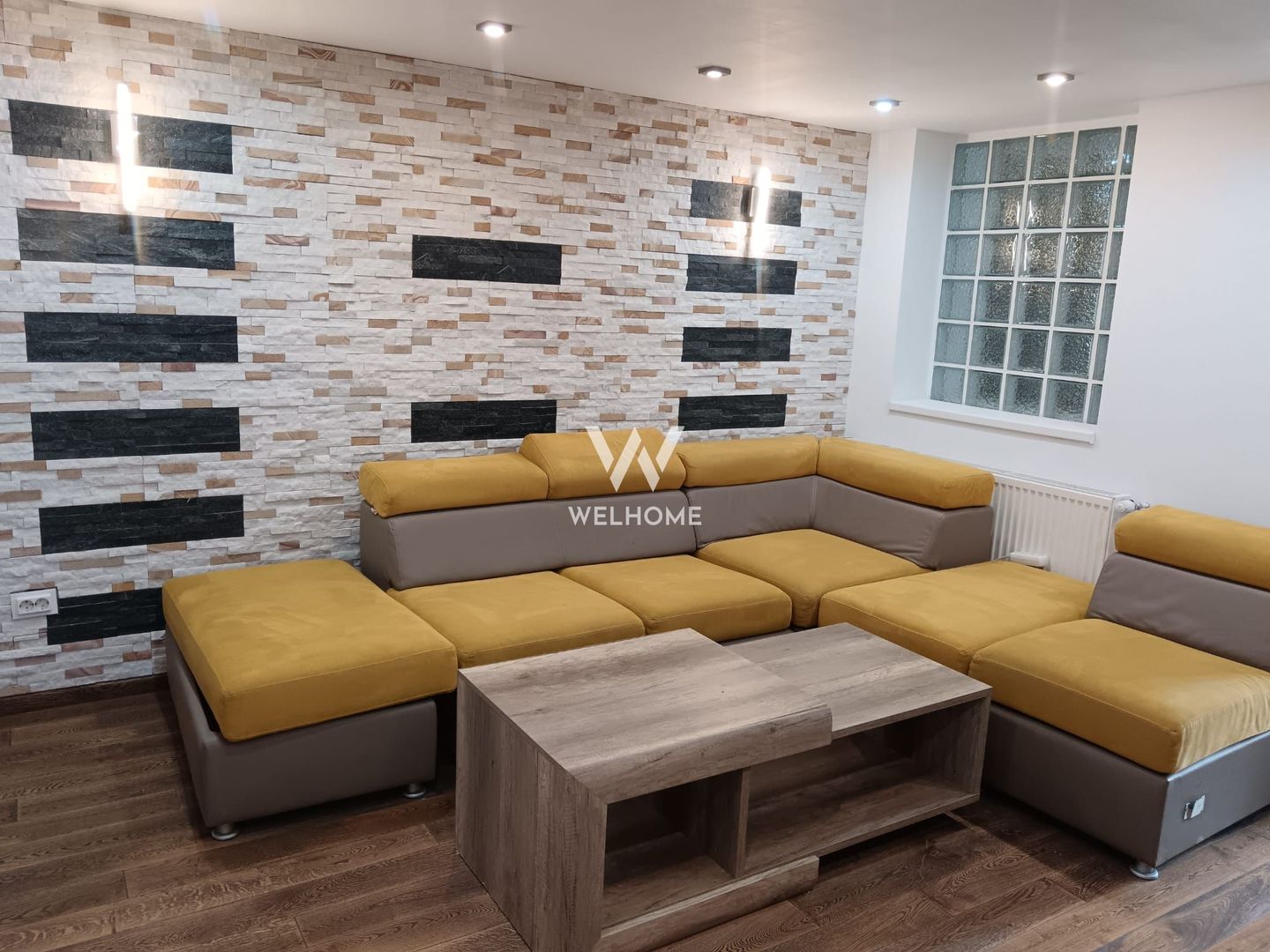 Casă individuală cu 2 apartamente separate, teren 650 mp, garaj și terasă