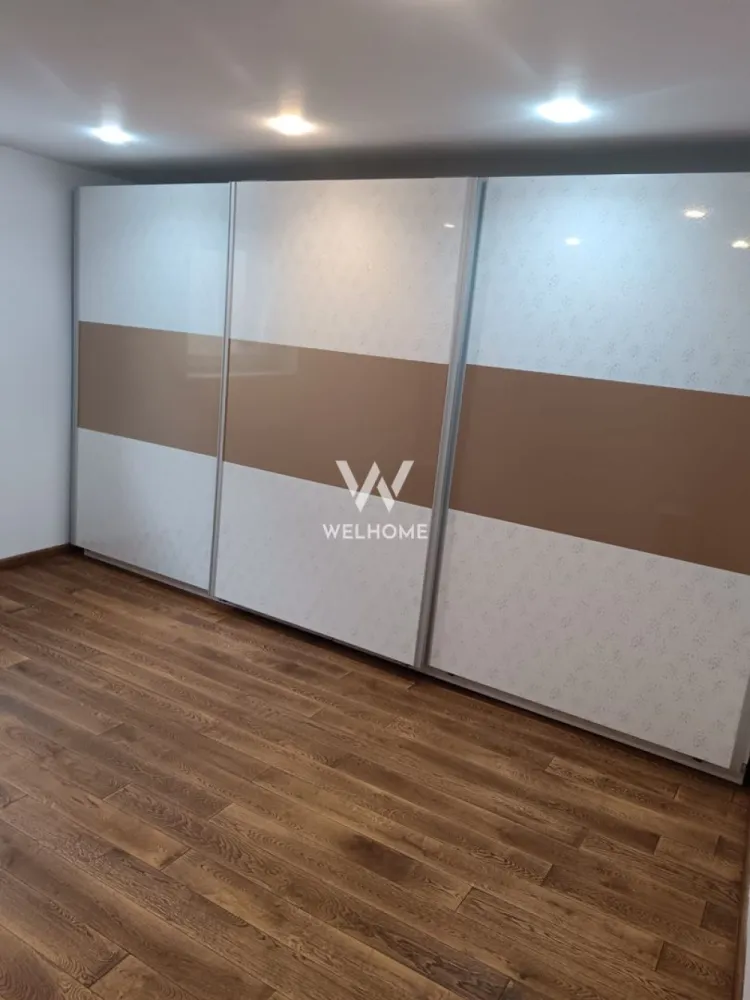 Casă individuală cu 2 apartamente separate, teren 650 mp, garaj și terasă