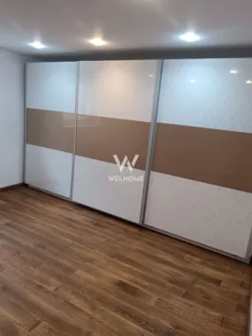 Casă individuală cu 2 apartamente separate, teren 650 mp, garaj și terasă