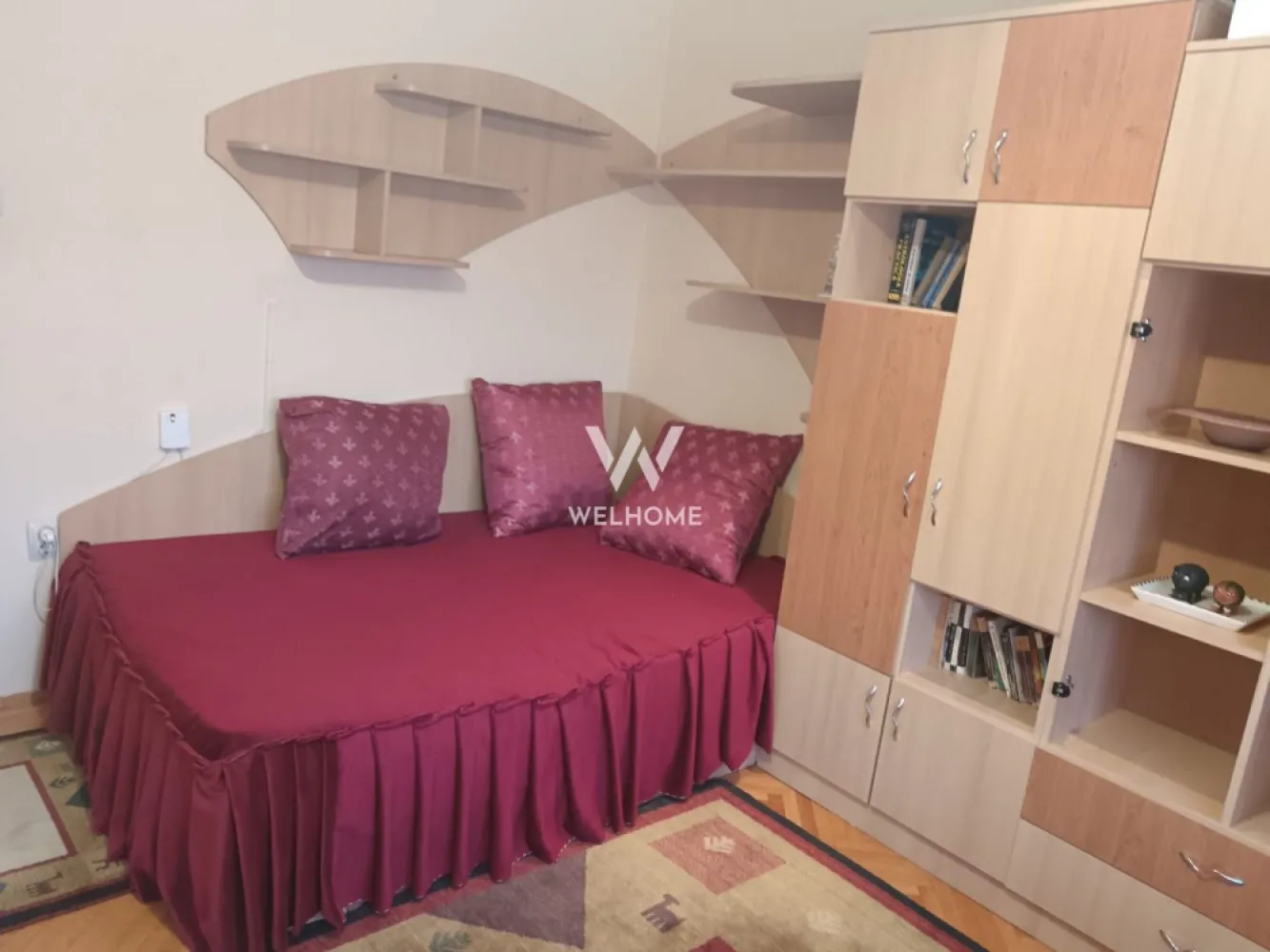 Casă individuală cu 2 apartamente separate, teren 650 mp, garaj și terasă