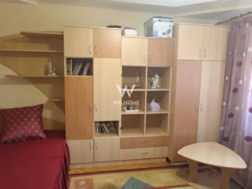 Casă individuală cu 2 apartamente separate, teren 650 mp, garaj și terasă