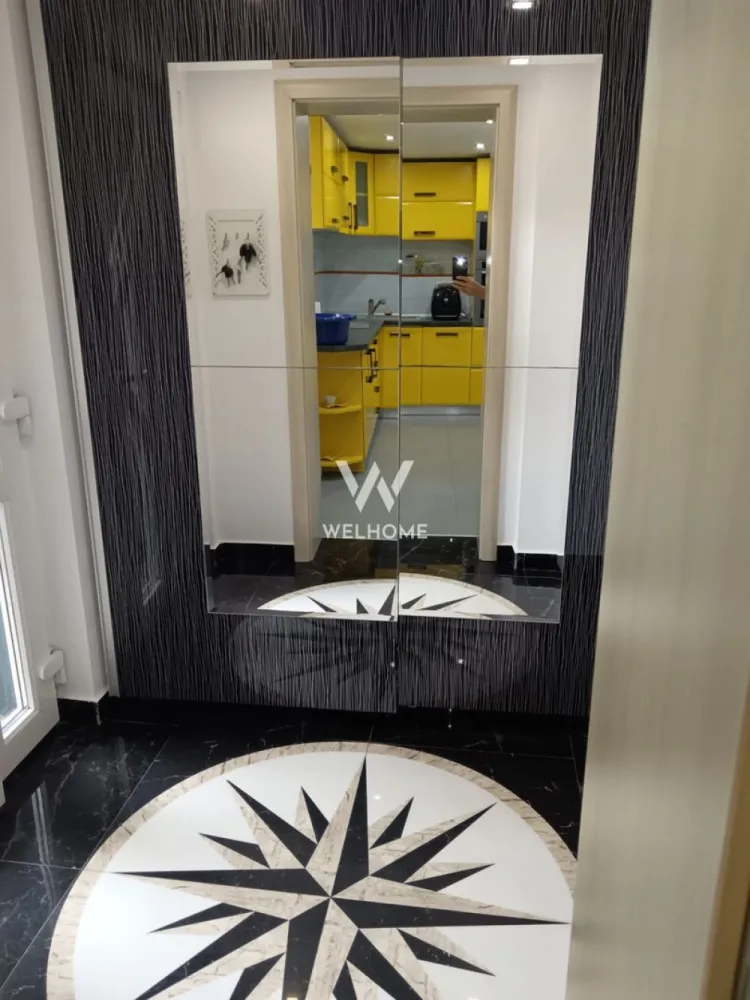 Casă individuală cu 2 apartamente separate, teren 650 mp, garaj și terasă